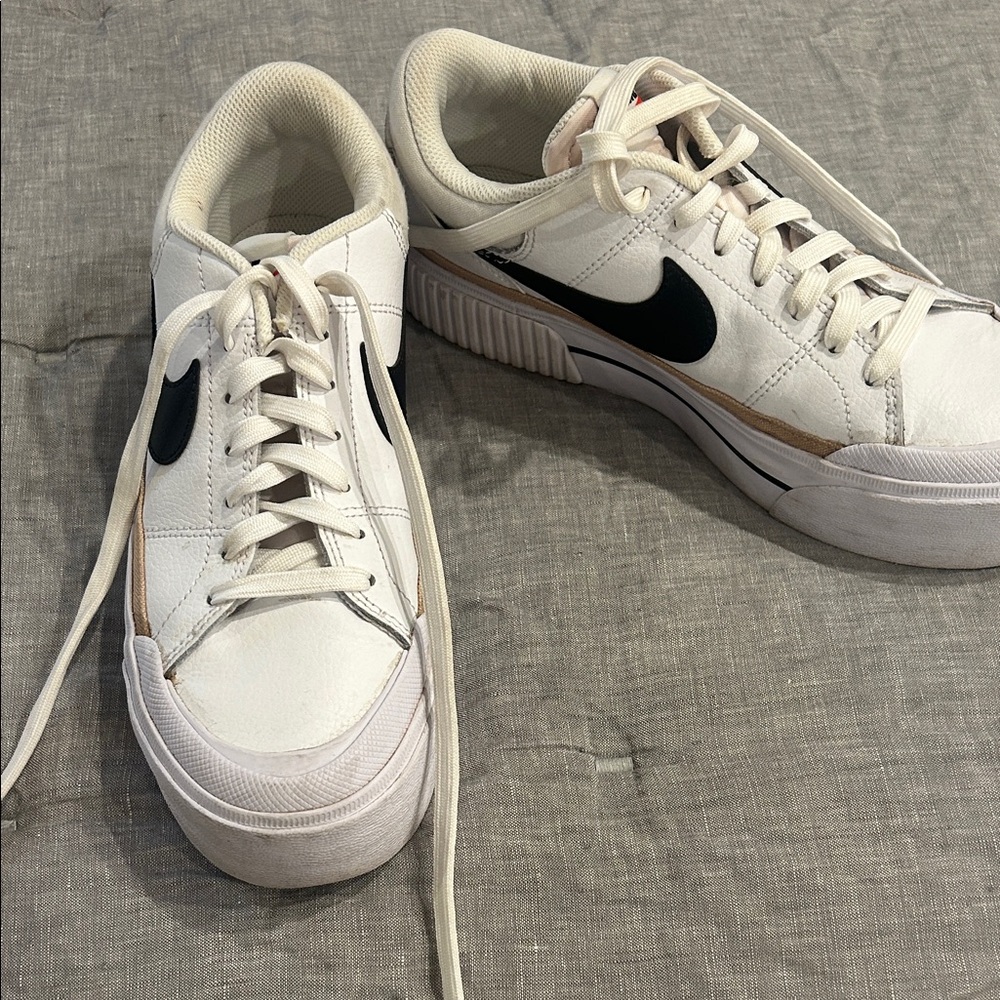 Nike Court Legacy Lift